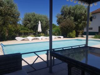 Private 2-bedroom apartment & solar heated pool FREE play-park - - 8