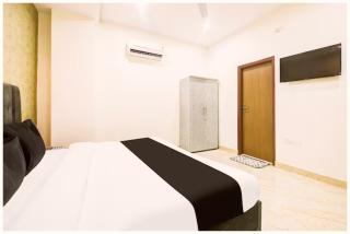 HOTEL RATNA STAY Near Ramjanam Bhoomi - Temple - Fully Air Hotel - Ayodhya - 1