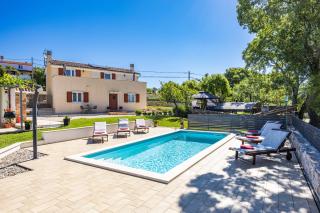 Villa Fuma up to 6 persons with private pool & sea view in Central Istria - 0