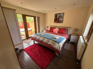 Lily Lodge-Tranquil-Hot Tub-Fishing-7m to beach - Garton - 9