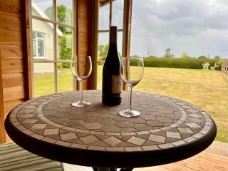 Larks Rise - Large Farm House Bungalow with Gardens & Field - Weston Longville - 2