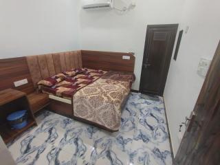 Singh shab hotel and marrige palace - Orchha - 1