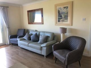 Coastal retreat with stunning sea views - 2