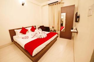 Varanasi Hotels Sada Shiv Parking Available Ac Non Ac Spacious Window rooms Banquet Hall near 800 mtr from Kashi Vishwanath Temple Ganga River - Varanasi - 0