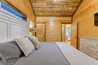 Low Rider Lodge - Backs to Pine Forest and ATV Trail Access from Driveway - 4