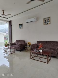 Royal Dendoor - - 9