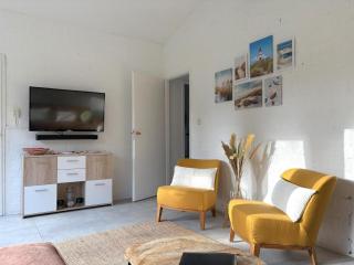 Gemütliches, helles Ferienhaus mit privatem Garten in gepflegtem Ferienpark - Warmenhuizen - 8