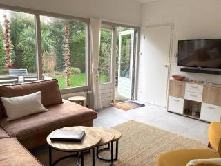 Gemütliches, helles Ferienhaus mit privatem Garten in gepflegtem Ferienpark - Warmenhuizen - 7