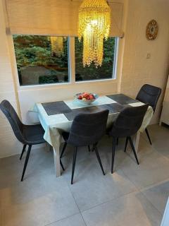 Gemütliches, helles Ferienhaus mit privatem Garten in gepflegtem Ferienpark - Warmenhuizen - 6
