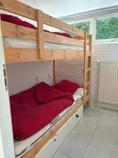 Gemütliches, helles Ferienhaus mit privatem Garten in gepflegtem Ferienpark - Warmenhuizen - 3