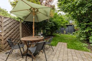 Stylish 3BR Forest Gate Home with Garden - London - 8