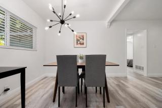 Pristine 3BD, 2BA Modern Getaway with Pool - Citrus Heights - 8