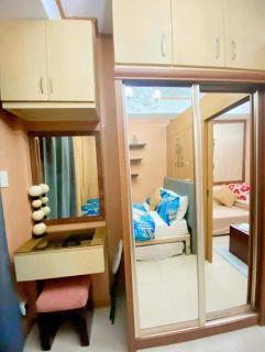 1528-1br-1bed-1sofa bed 1pull out pool view with balcony - Manila - 8