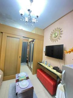 1528-1br-1bed-1sofa bed 1pull out pool view with balcony - Manila - 7