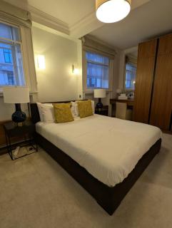 The Den at Dunraven - London - 2