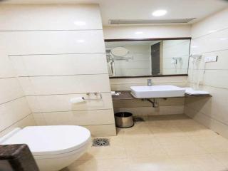 Townhouse Oak Hotel Surya Vadodara - Vadodara - 8