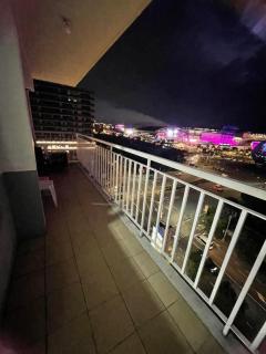 1058-3br-10 beds 1 extra mattress-moa view with balcony - Manila - 2