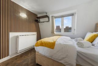2 bedroom apartment In the Heart of Sohos Nightlife 4th Floor, No Lift GS5 - Londra - 4