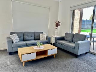 Valley View 4BR home near Food trucks and Station - 9