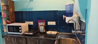 Daisy and Iris- 2 Specious 1Bhk Full Furnished AC Apartments Managed by Hotel Airways - kolkata - 3