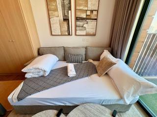 Stylish Studio in JVC with Pool, Gym, Balcony & Modern Comforts - 4