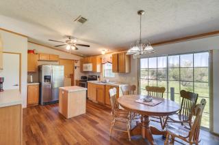 Hunt, Fish, Unwind Countryside Escape in Texas! - 9