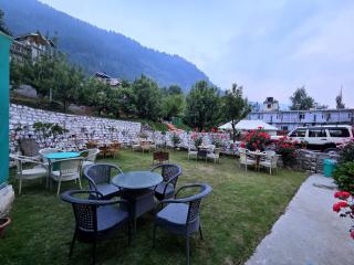Hill Rive Resort - 8