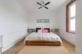 Modern Wanstead home - London - 9
