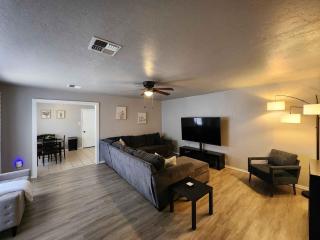 Cozy Retreat Family Pet Friendly Near Ft Sill - Lawton - 0