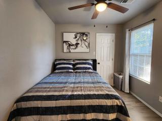 Cozy Retreat Family Pet Friendly Near Ft Sill - Lawton - 2