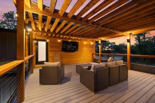 Lookout Chalet NEW Build huge Party Deck Hot Tub and Trail Access - 6