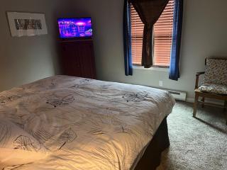 Sir Happy's Place - Elkins - 9