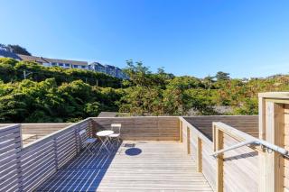 Modern 3BR Retreat, Deck and Views - Wellington - 5