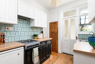 Large & Stylish-3Bed-Sleeps 6-By FabAccommodation - Bristol - 2
