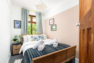 Large & Stylish-3Bed-Sleeps 6-By FabAccommodation - Bristol - 7