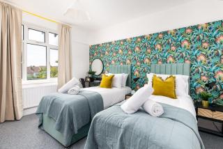 Large & Stylish-3Bed-Sleeps 6-By FabAccommodation - Bristol - 9