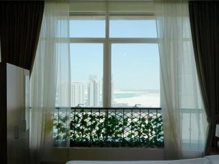 Ayla-Sea View Studio Free Parking , pool & GYM - Abu Dhabi - 6