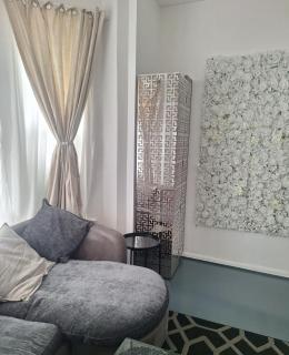 Cosy and Stylish 1 Bedroom Flat Close to City Centre & Heaton Park - Mánchester - 1