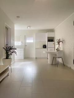 One bedroom steps from the city - Perth - 7