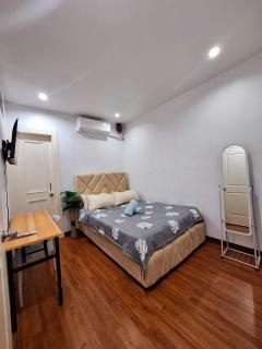 A2 2-Bedrooms Apartment 2 Queen Size Beds Transient House near Abreeza Mall, USEP Obrero, Victoria Plaza, SM Lanang and SPMC - Davao City - 0