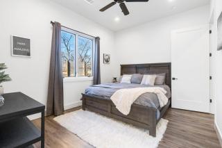 Slickrock Chalet Contemporary Pet friendly Hot tub - 6