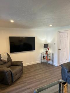 Hendrix Hospitality Suite - 1