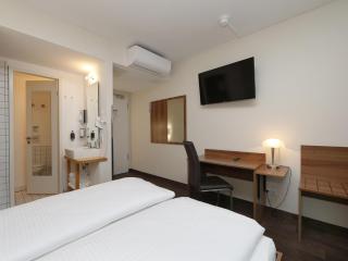 B&B HOTEL Berlin-Mitte - Berlino - 6