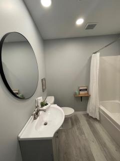 Charming 2 Bedroom, 1 Bath Duplex Just Blocks from the Beautiful Beachfront - Biloxi - 1