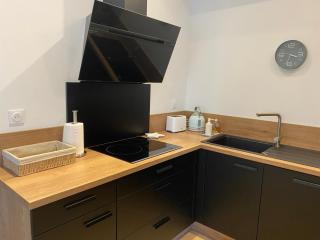 Maison moderne plain-pied 3 chambres jardin préau - 1