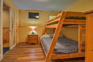 Mt Snow Home with Privacy Hot Tub Firepit - Wardsboro - 1