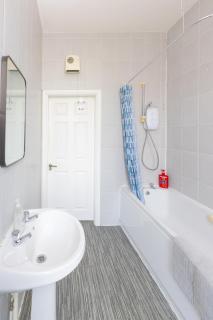 Cozy 2 bedroom apartment in quiet M16 area prefect for friends or couples - Manchester - 4