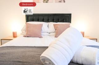 Two Bedroom Flat By Littlepiggyrentals Short Lets & Serviced Accommodation Cranfield With Balcony & Fast Wi-Fi - Cranfield - 3
