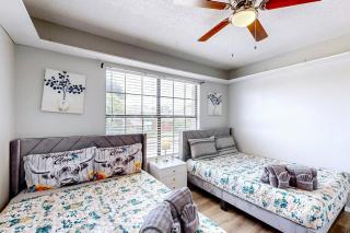 Newly Upgraded 4BR 2.5BA family- friendly home - 7