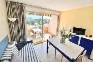 Bright studio with balcony near the harbor - Saint-Raphaël - 7